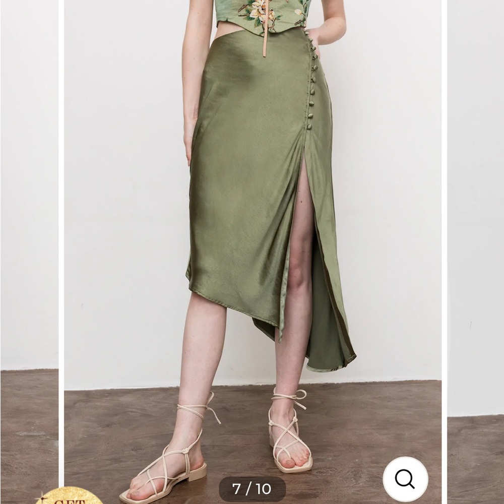 Asymmetrical deco skirt